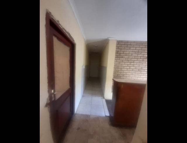 6 BEDROOM HOUSE FOR SALE IN HOSPITAL VIEW